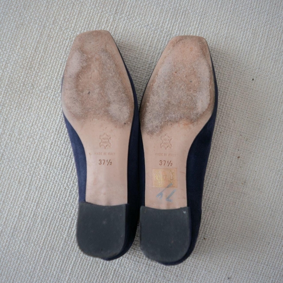 ANN MASHBURN Navy Suede Flats - Picture 7 of 8